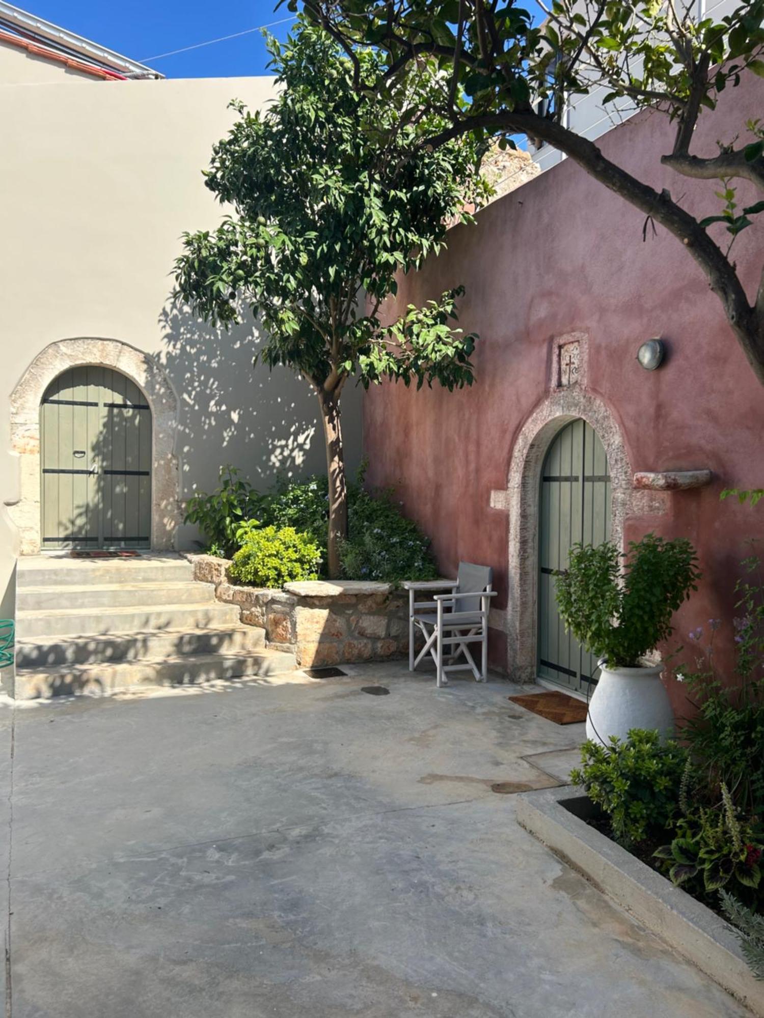 Tholos Holiday home